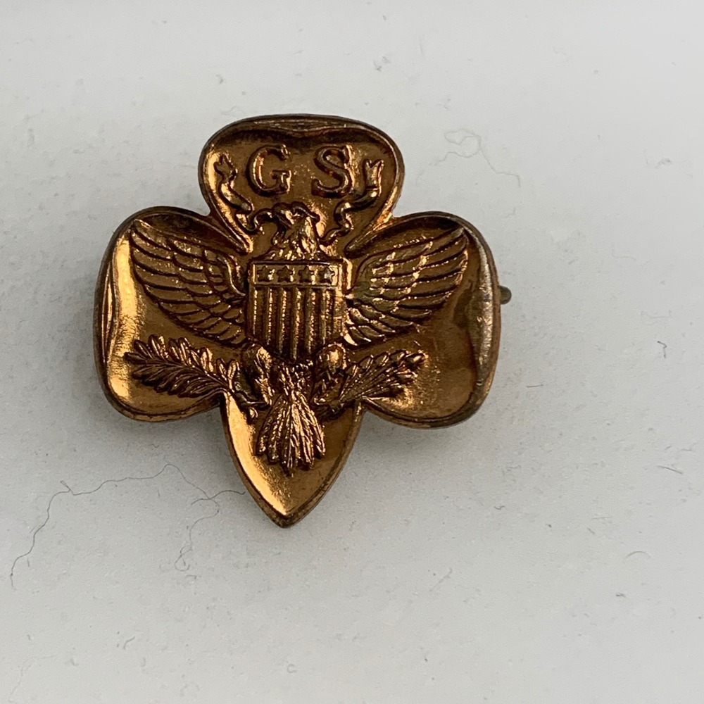 Vintage Girl Scouts GS Trefoil Eagle Membership Pin Gold Tone Insignia 4687